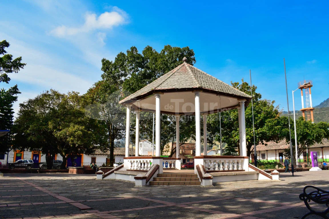 Kiosco del parque principal de Tabio